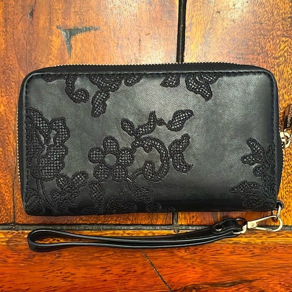 Michael Kors Wristlet Wallet - Picture 2 of 3